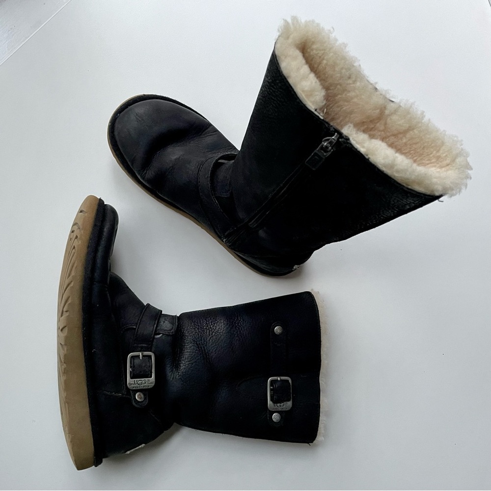 UGG - Picture 2 of 8